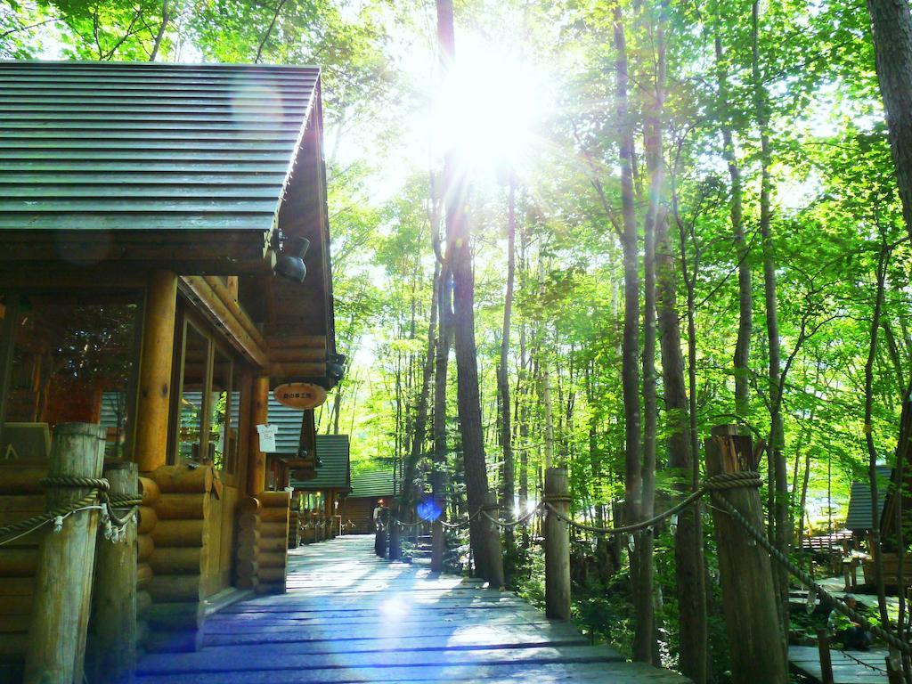 Shin Furano Prince Hotel Exteriér fotografie The 108-step stairway to the shrine