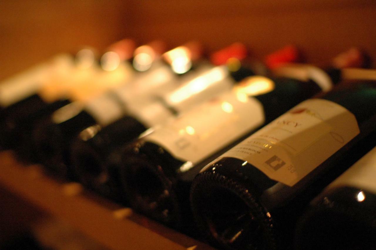 Shin Furano Prince Hotel Exteriér fotografie Wine bottles in a wine rack